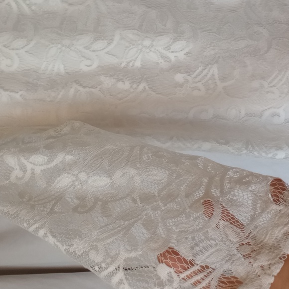 Ellen Weaver pretty white lace dress! - Picture 3 of 6